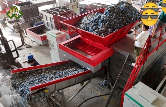 廢布撕碎，單軸撕碎機(jī)視頻